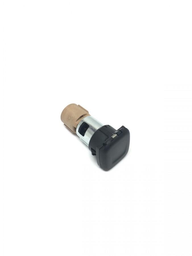 GM 25774623 POWER OUTLET 14-17 SILVERADO   (sf)